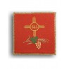 Rotes gesticktes Kelchtuch - IHS im Kreis, Kreuz, Ohren