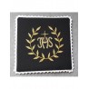 Besticktes Kelchblatt schwarz IHS + Ornament