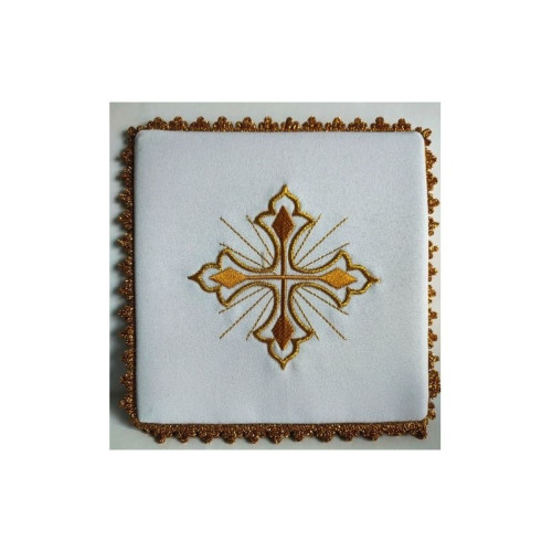 Kelch mit gesticktem Goldkreuz (24)