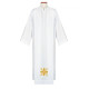 Priesteralbe mit gesticktem Goldkreuz